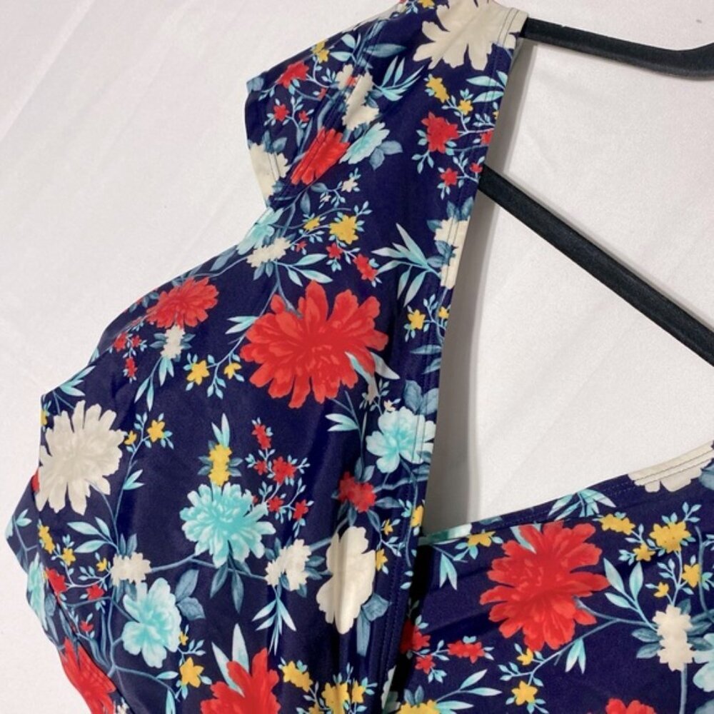 5/$25 Old Navy Navy Blue Red Floral Print Wrap Bikini Top Swim Top 2XL - Picture 9 of 11